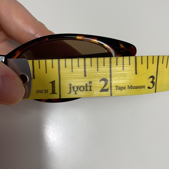 Cat Eye Sunglasses Oval Metal Frame Brown color